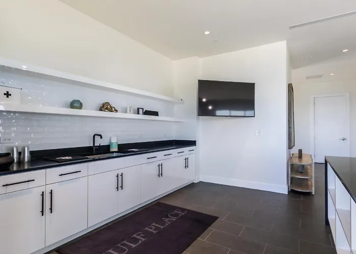 Enjoy The Perfect Getaway At Gulf Place 4 Bedroom Next To The Hangout! Gp 304
