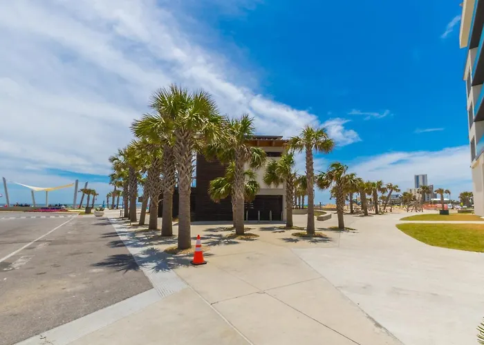 Enjoy The Perfect Getaway At Gulf Place 4 Bedroom Next To The Hangout! Gp 304